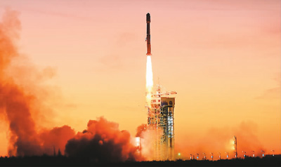 2023年12月30日，在甘肃省酒泉卫星发射中心，中国成功发射卫星互联网技术试验卫星。　汪江波摄（新华社发）