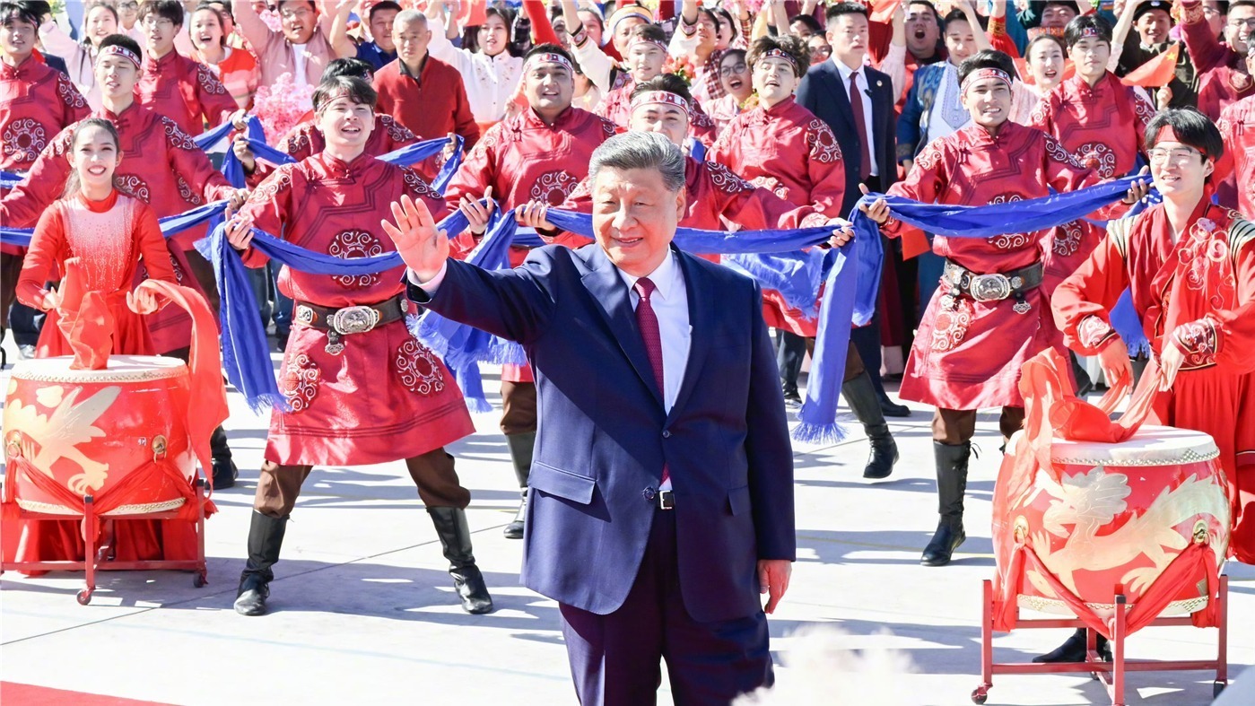 新华图讯丨习近平离开新疆返回北京