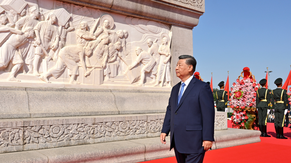 习近平等党和国家领导人出席烈士纪念日向人民英雄敬献花篮仪式