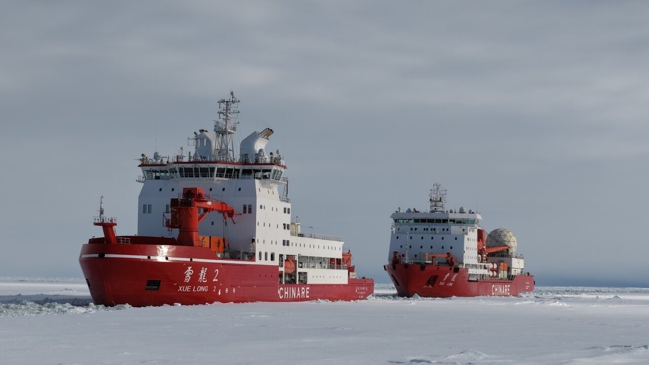 第42次南极考察丨“双龙”探极！“雪龙2”号为“雪龙”号破冰引航