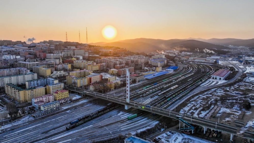 绥芬河铁路口岸累计通行中欧班列超4000列