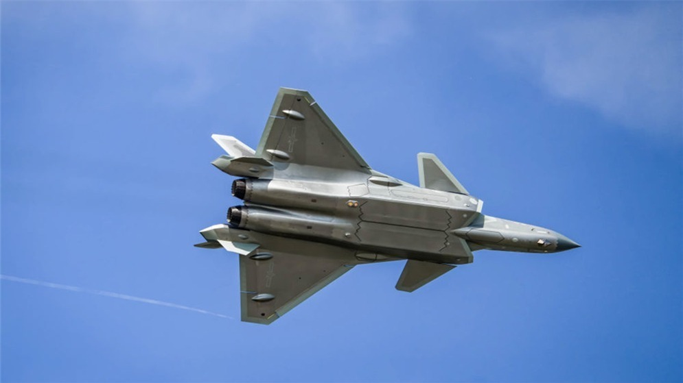 驭鹰巡苍穹——聆听两名飞行员与歼-20的故事