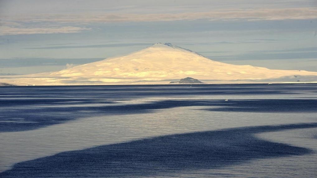 我国科学家建立首份南极“冰下火山”的“身份档案”