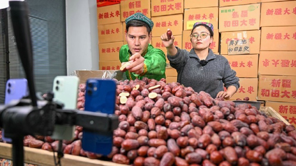 新春市集上新，“洋年货”和“土特产”一站买齐