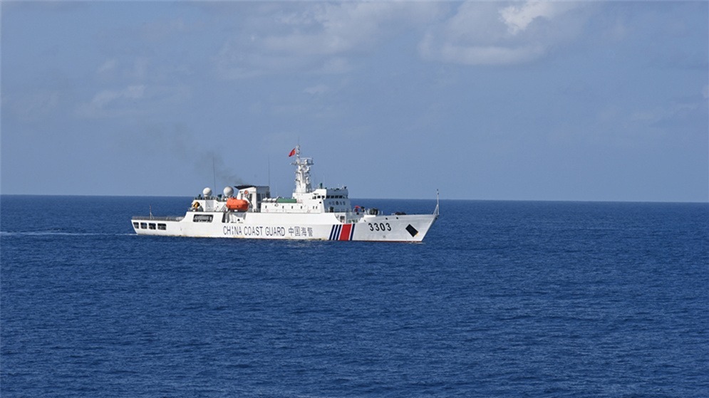 南海影像日志丨中国海警在黄岩岛开展日常执法巡逻