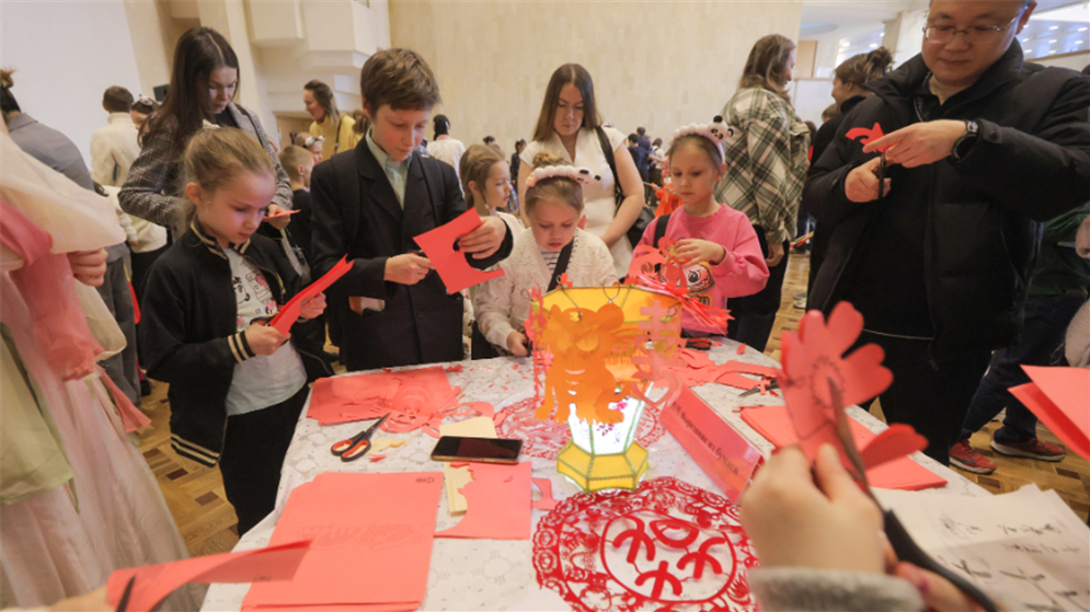 迎马年春节活动火遍五洲