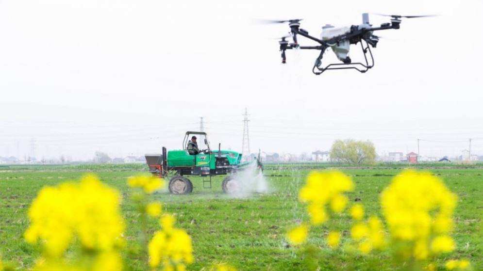 从“种地”到“慧种地”：中国智慧春耕跑出“加速度”