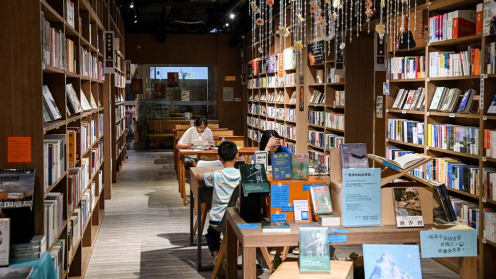 焦点丨莫让书香在数字时代 “缺席”