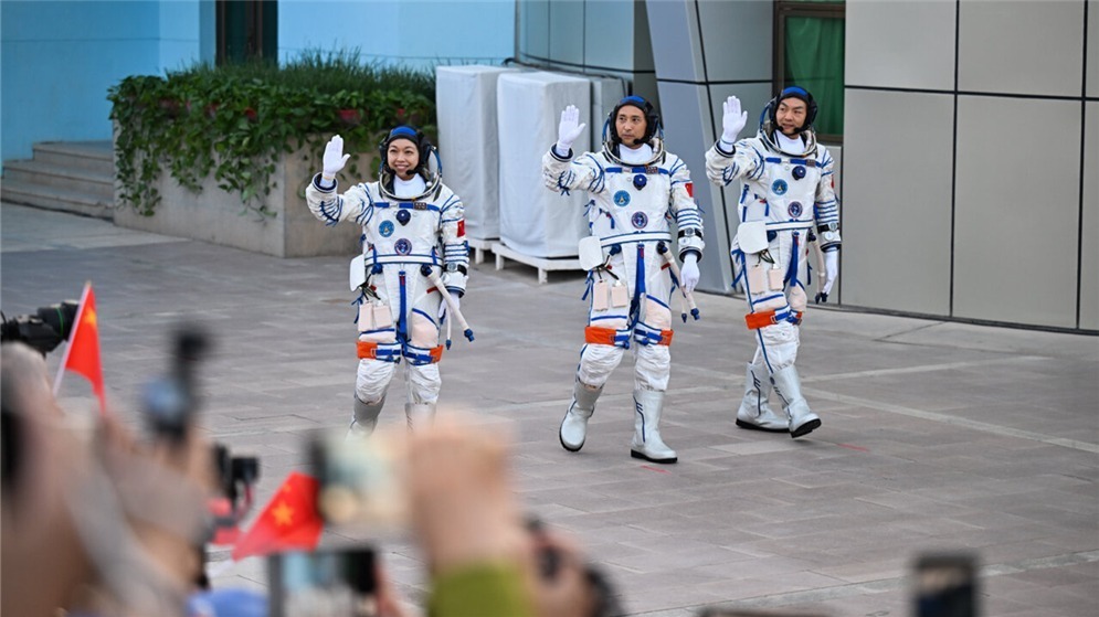 圆梦太空，同心前行——神舟二十三号发射任务圆满成功激励港澳各界坚定融入和服务国家发展大局