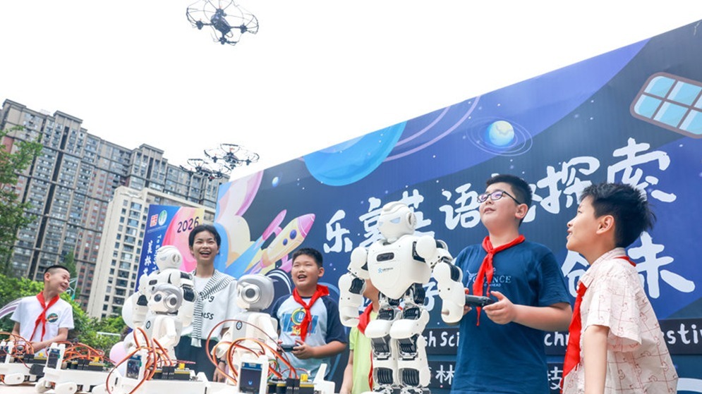 习近平总书记的深情寄望鼓舞新时代少年儿童成长成才