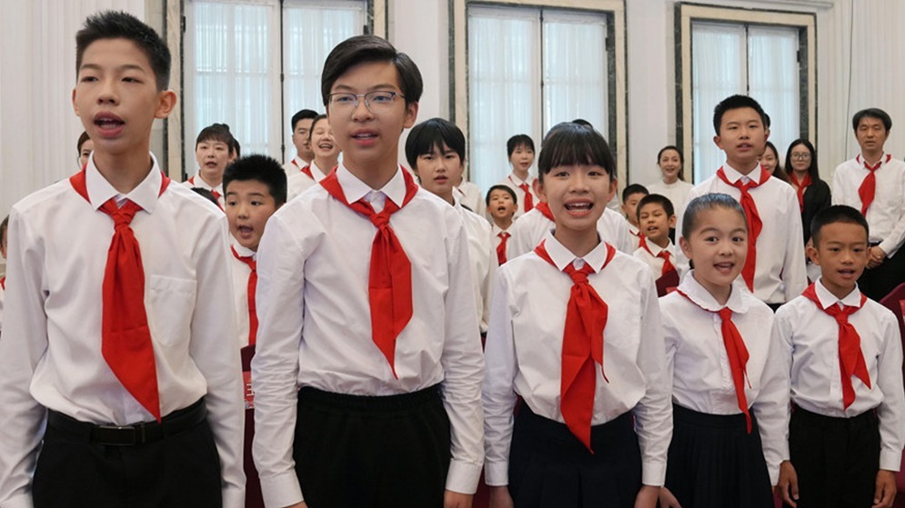 习近平总书记对“祖国的花朵”关怀备至