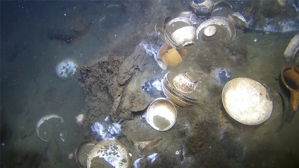 挪威海域发现18世纪沉船 大量中国瓷器重见天日