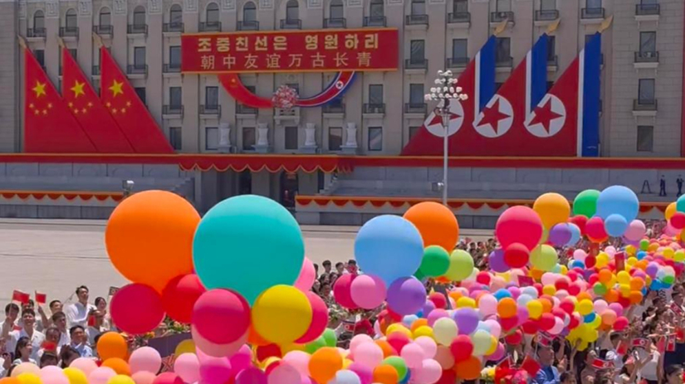 习近平出席金正恩举行的欢迎仪式