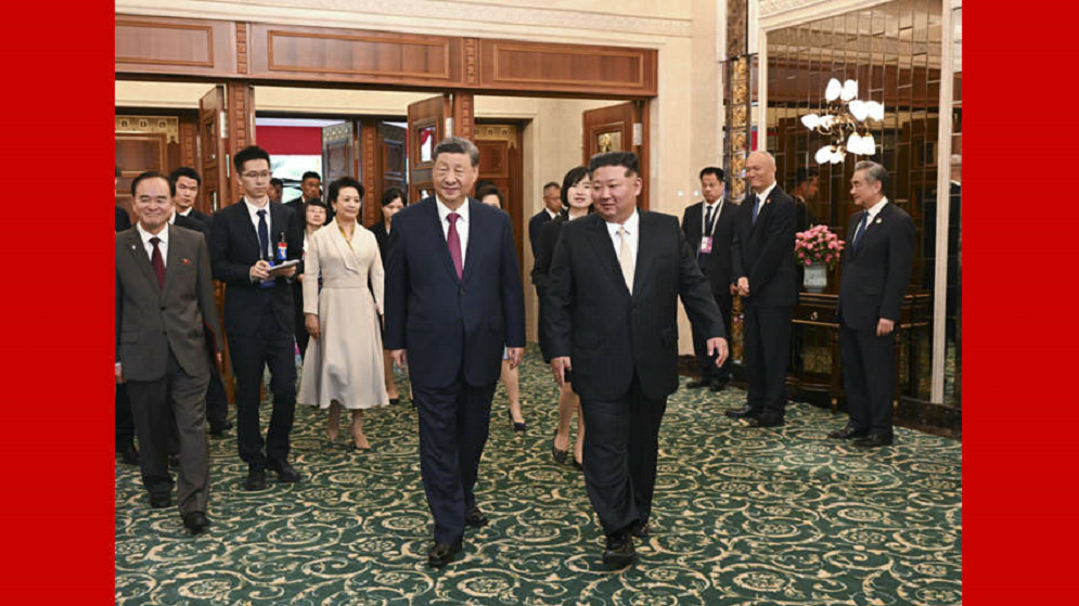 习近平夫妇出席金正恩夫妇举行的小范围午宴