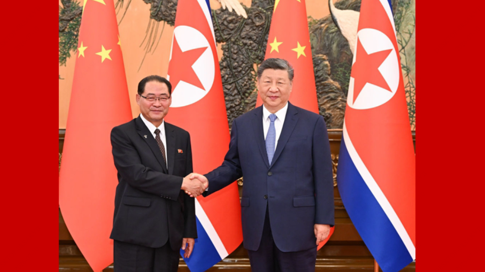 习近平会见朝鲜内阁总理朴泰成
