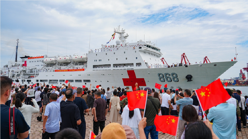 中国海军“吉祥方舟”号医院船首次赴海外执行任务