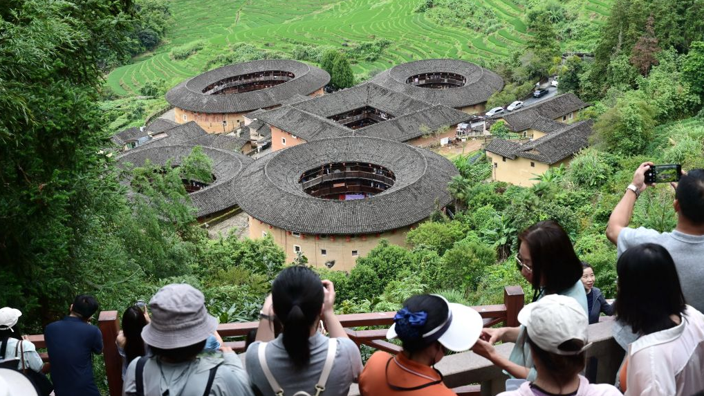 “花样”文旅点亮夏日经济 激发消费新活力