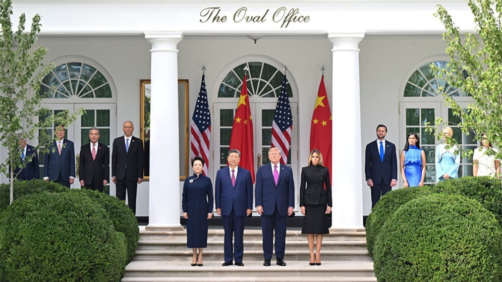 习近平出席美国总统特朗普在白宫举行的欢迎仪式