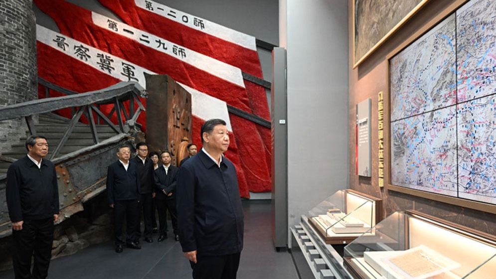习近平在山西阳泉市向抗战烈士敬献花篮并参观百团大战纪念馆