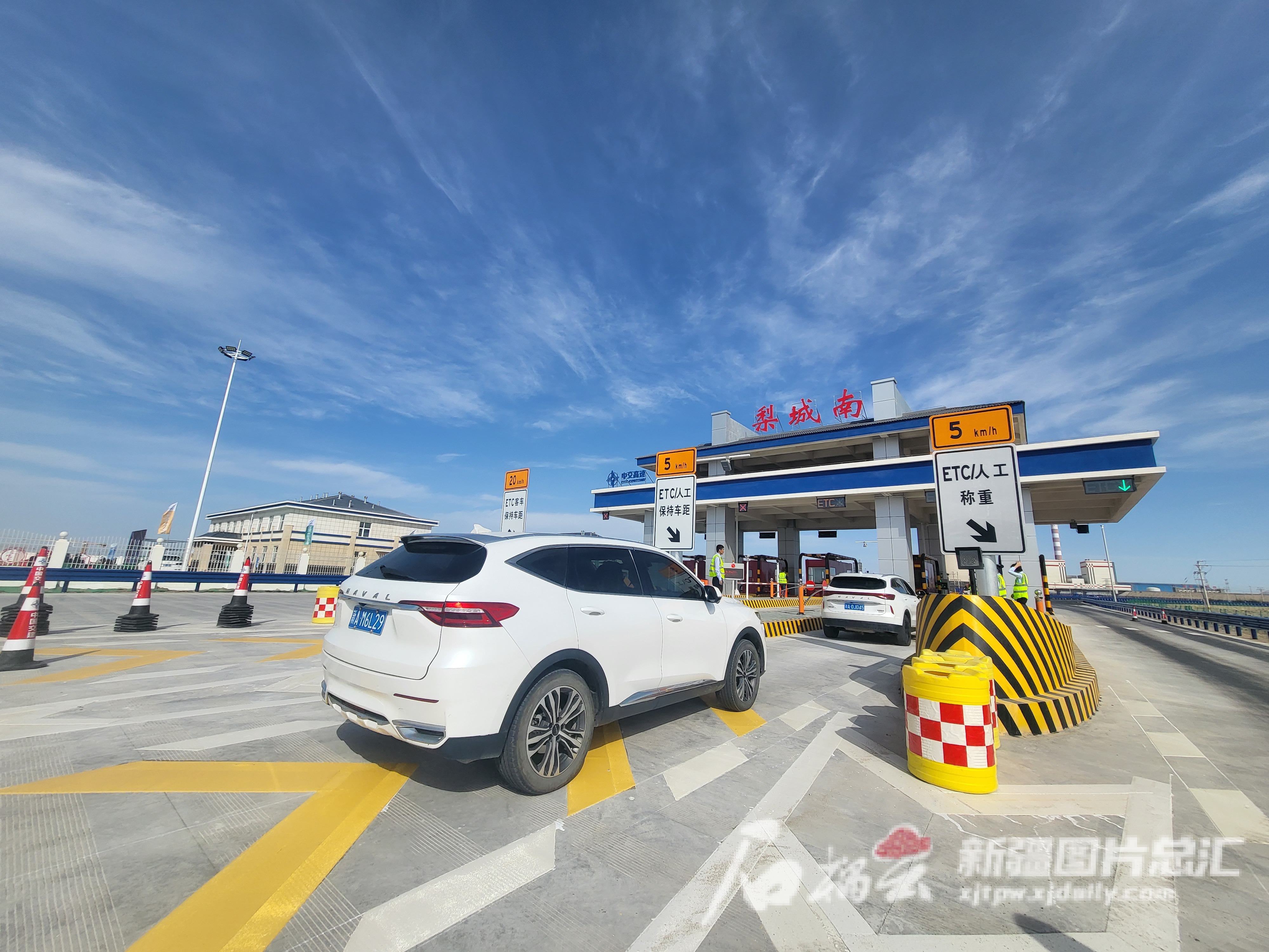 mmexport1696054449566